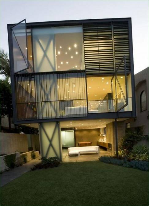 hover-house-3-by-glen-irani-architects