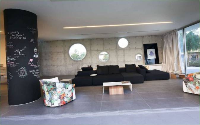 Intérieur du salon de MOB.025