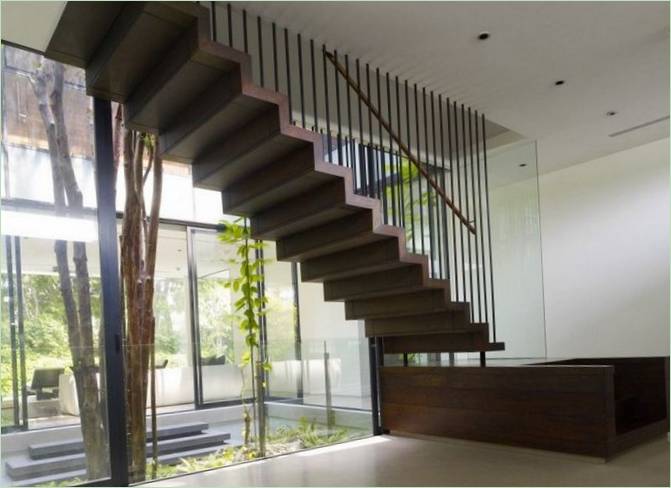 Escalier moderne menant au premier étage