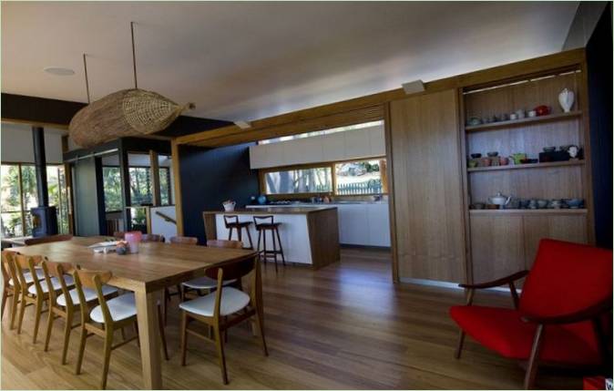 Cuisine et salle à manger dans l'intérieur d'une maison de campagne en Australie