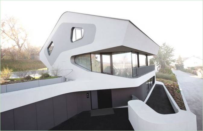 Conception d'une maison néo-moderniste par Ols Noos en Allemagne