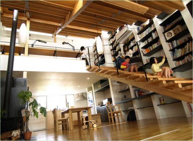 Design intérieur d'une maison en escalier au Japon