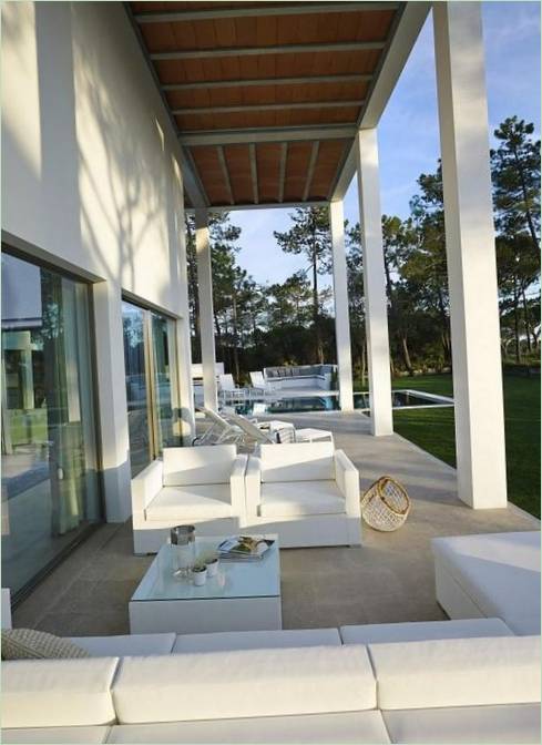 Villa avec terrain de golf au Portugal par Blacam Meagher