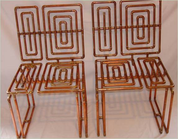 Chaises en tubes de cuivre du designer TJ Volonis