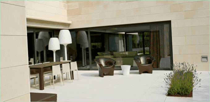 Conception d'une maison en Espagne par Foraster Architects - patio