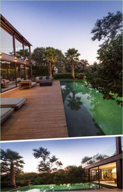 Intérieur luxueux d'une maison à Sao Paulo, Brésil : vue sur la piscine