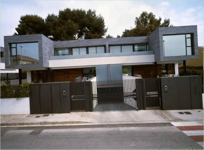 L'extérieur d'une maison jumelée