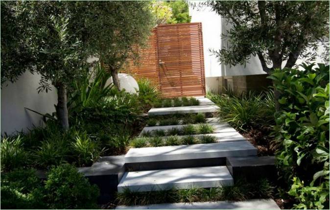 Une maison avec un aménagement paysager remarquable réalisé par Tim Davies Landscaping à Perth, en Australie