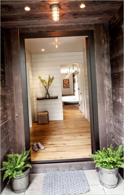 L'entrée principale d'une maison individuelle