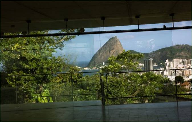 Vue panoramique de la ville depuis une maison à Rio