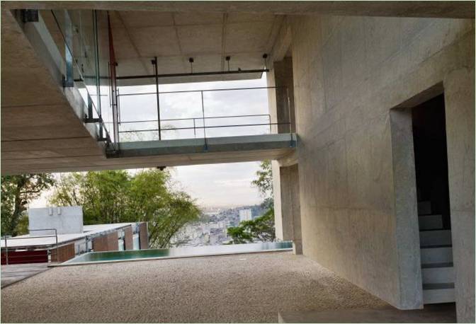 Piscine panoramique d'une maison privée à Rio