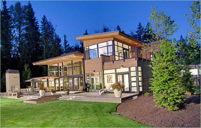 Big Windows Forest House de McClellan architects, Seattle, Washington, États-Unis