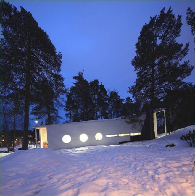 Le design intérieur d'une maison forestière contemporaine en Finlande