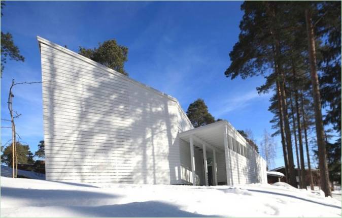 Conception d'une maison forestière moderne en Finlande