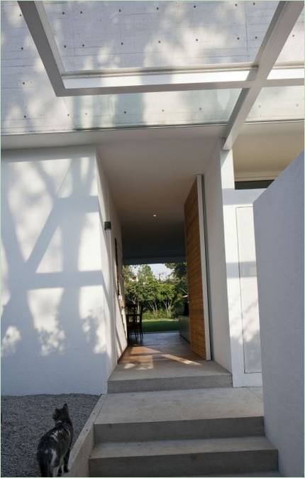 Design intérieur pour une maison blanche de DCPP Arquitectos au Mexique