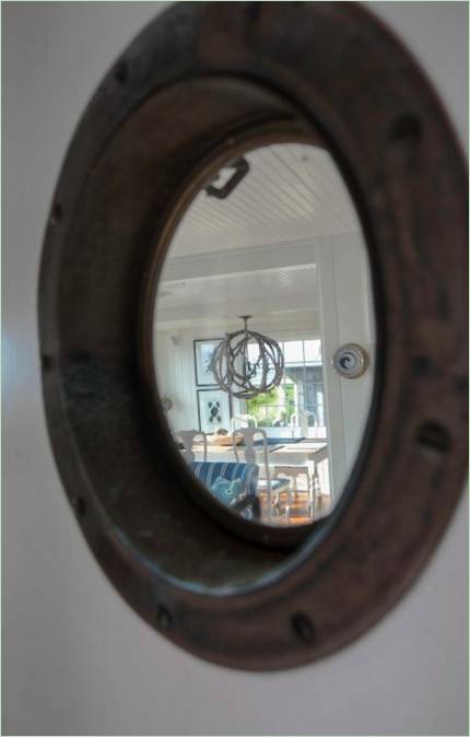 Hublot sur la porte d'entrée