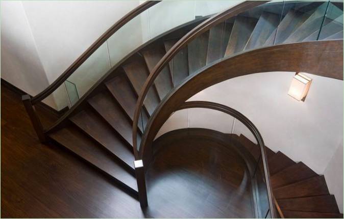 Escalier en bois en spirale
