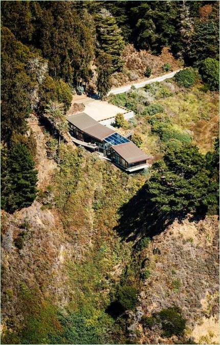 La maison de Buck Creek sur une falaise en Californie