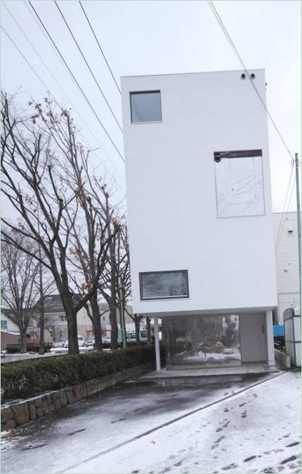 Manoir du collage blanc au Japon