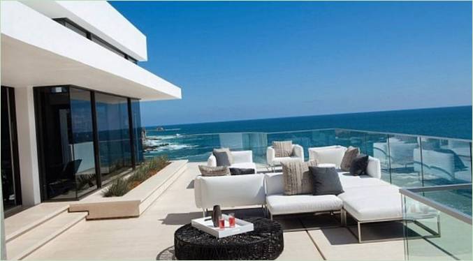 Terrasse avec vue sur l'océan