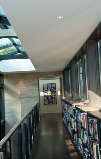 Galerie combinée à la fonction de bibliothèque