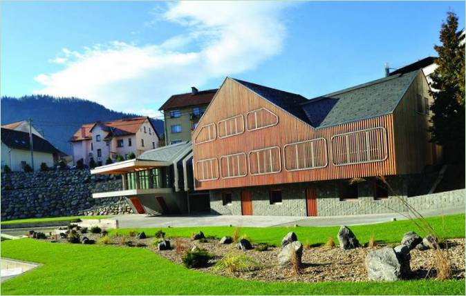 Façade de la villa Sur le pont de la vie en Slovénie