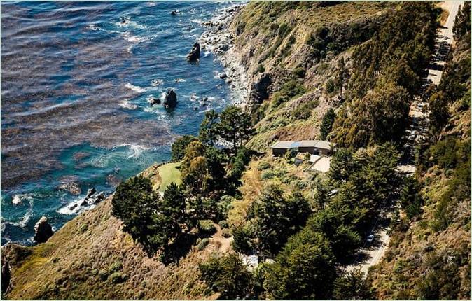 Maison de Buck Creek sur une falaise en Californie