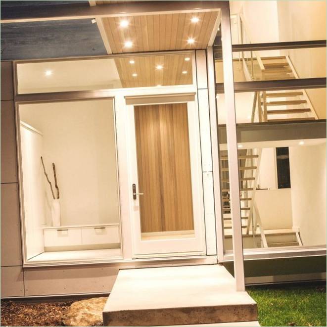 La porte d'entrée de la maison des collines de la Gatineau au Canada