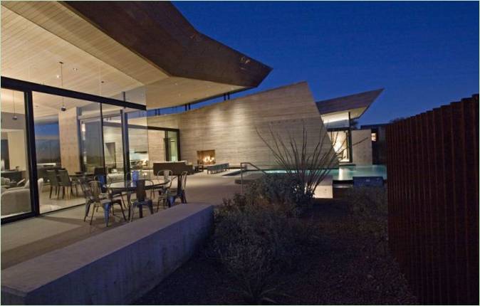 Terrasse Desert Wing House