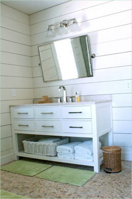 Salle de bains claire