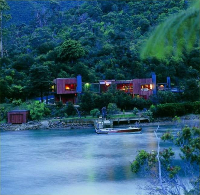 Éclairage nocturne du manoir Waterfall Bay House