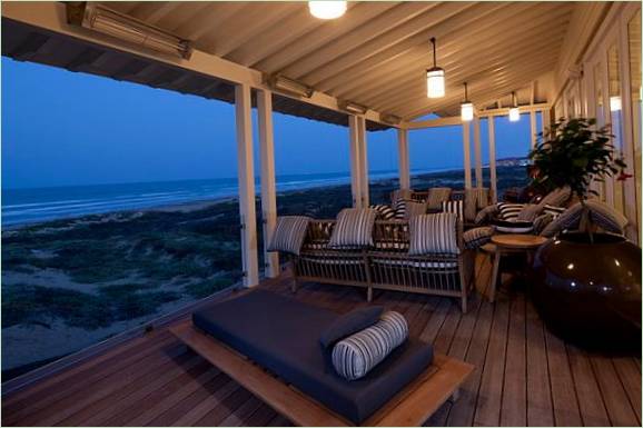 Terrasse avec vue sur l'eau