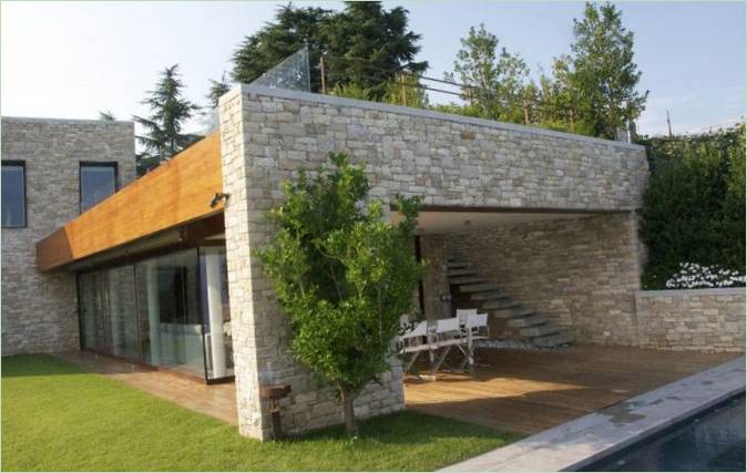 La véranda de la charmante villa de Manerba del Garda, en Italie