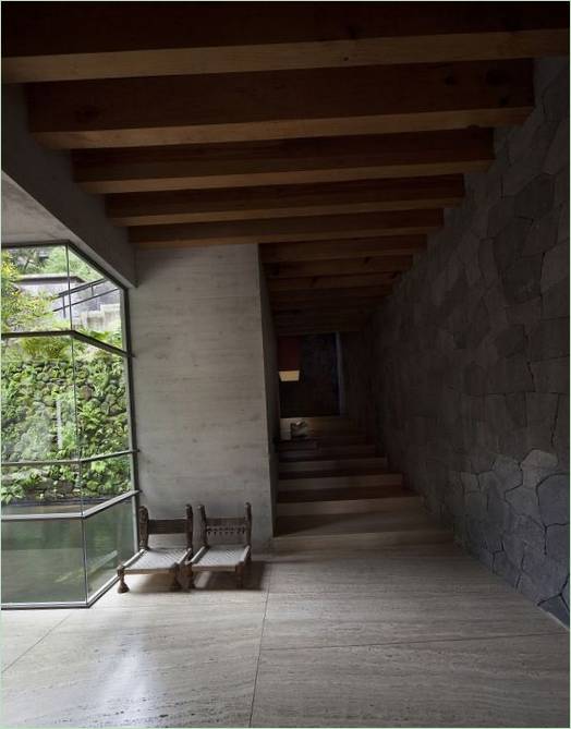Le couloir de la luxueuse villa House Maza au Mexique