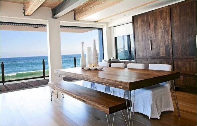 Design intérieur de la salle à manger du Celebrity Charm à Malibu