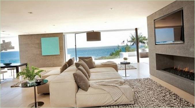 Intérieur du salon d'une villa de luxe en Californie