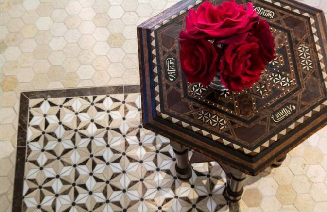 Vieille table de style marocain