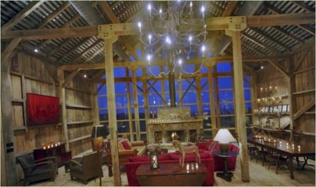 Design intérieur d'un salon avec une cheminée