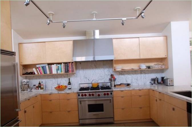 Projet d'une maison de plain-pied avec de grandes fenêtres de cuisine Projet de maison de plain-pied avec de grandes fenêtres de cuisine