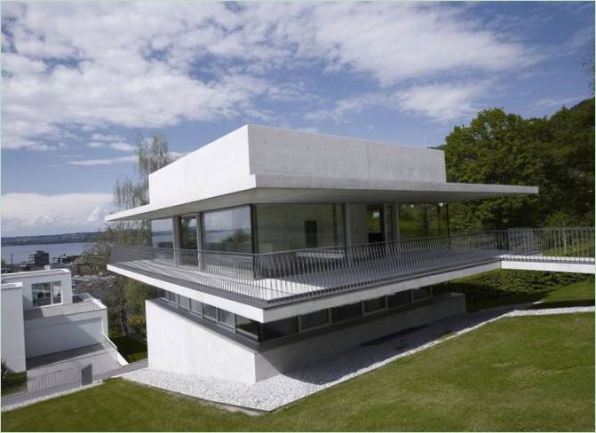 Aménagement intérieur d'une maison au bord du lac par Marte Architekten en Autriche