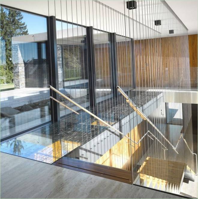Escalier menant au premier étage de la maison Villa Ritka