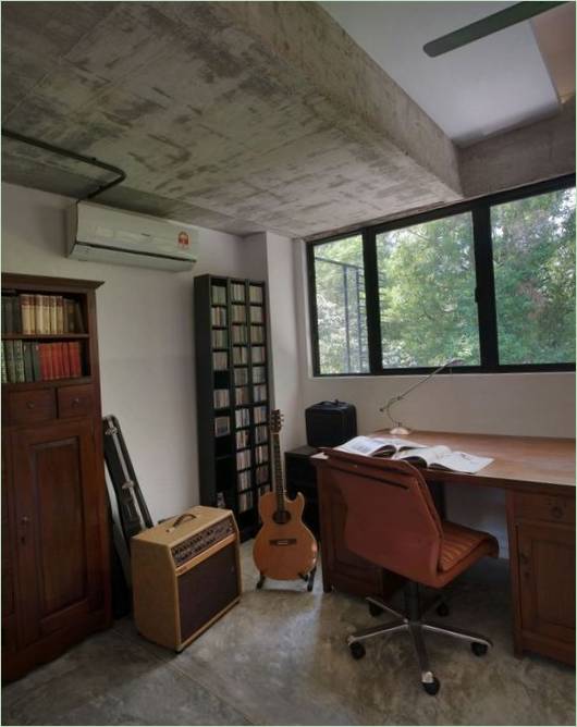 Un espace de travail dans la maison privée d'un Menerung