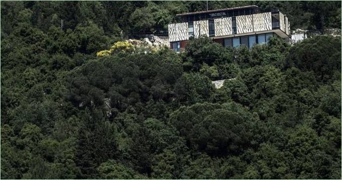 Le design de l'époustouflante villa Tahan au milieu de la forêt