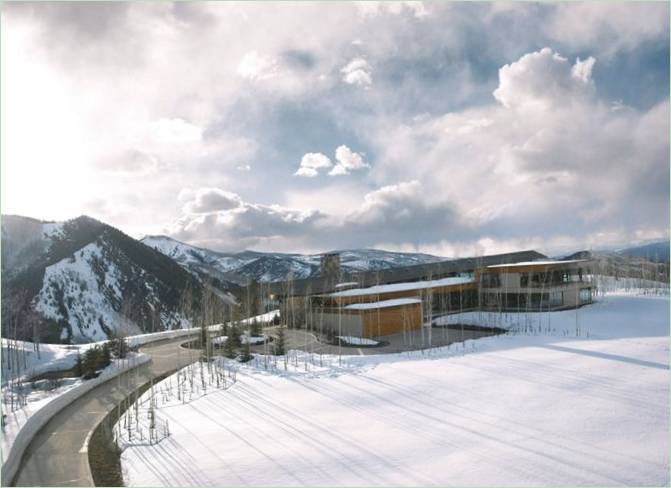 Maison de montagne design avec murs en verre - Photo 1
