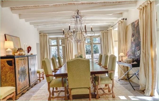 Conception intérieure d'une salle à manger luxueuse