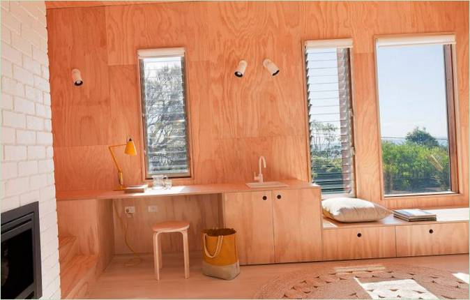 Meubles en bois dans l'espace de travail intérieur