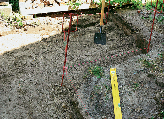 Création d'une allée de jardin en gravier