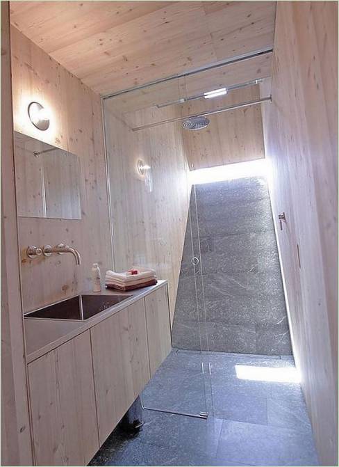 Douche en verre dans la maison Ufogel