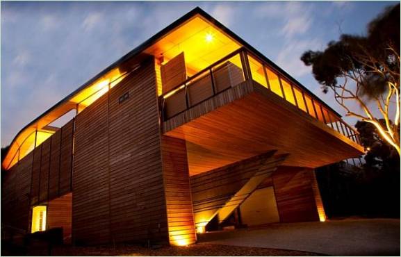 Illumination nocturne de la maison en bois Citriodora