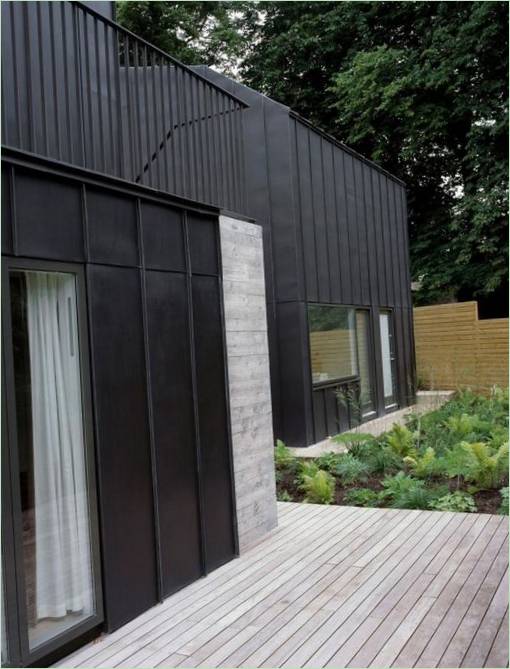 La terrasse en bois d'une maison individuelle